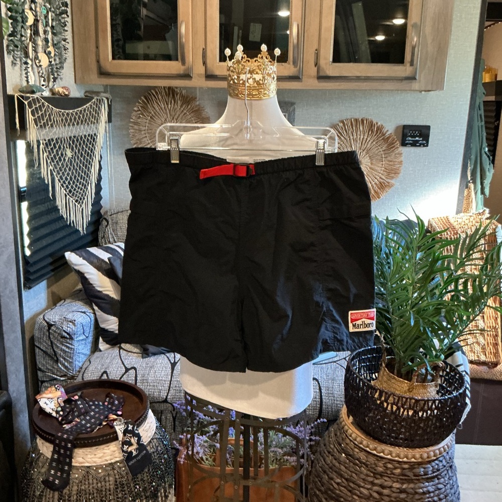 Men’s Vintage Marlboro Black Shorts with patch M